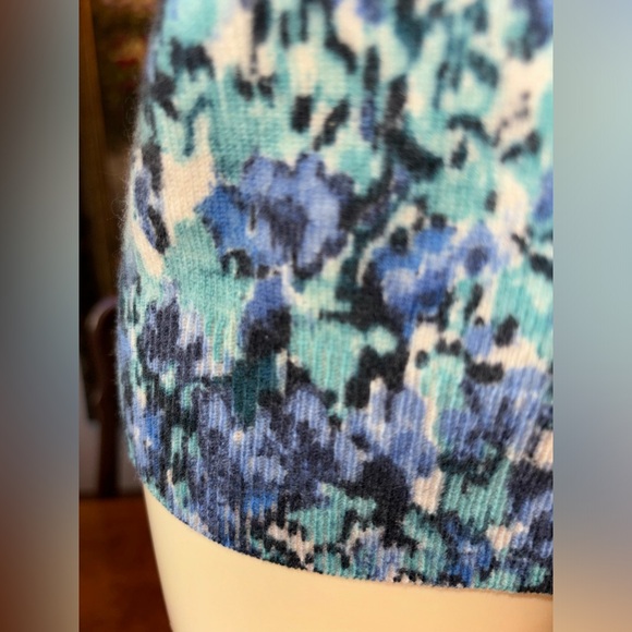 TALBOTS Cashmere Cardigan Sweater Sz LP - Picture 3 of 8